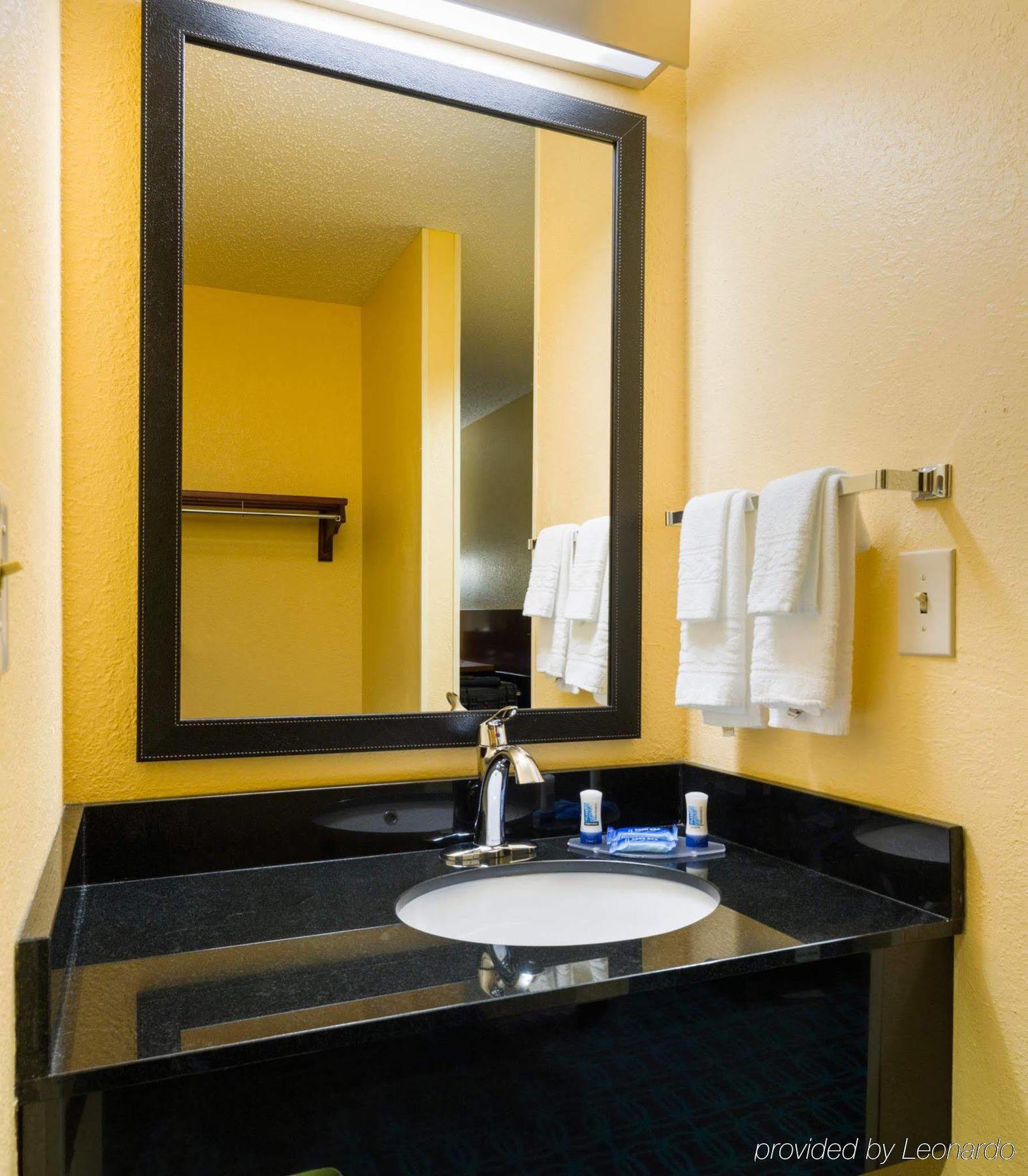 BW Allentown Bethlehem Lehigh Valley Inn & Suites Exterior photo